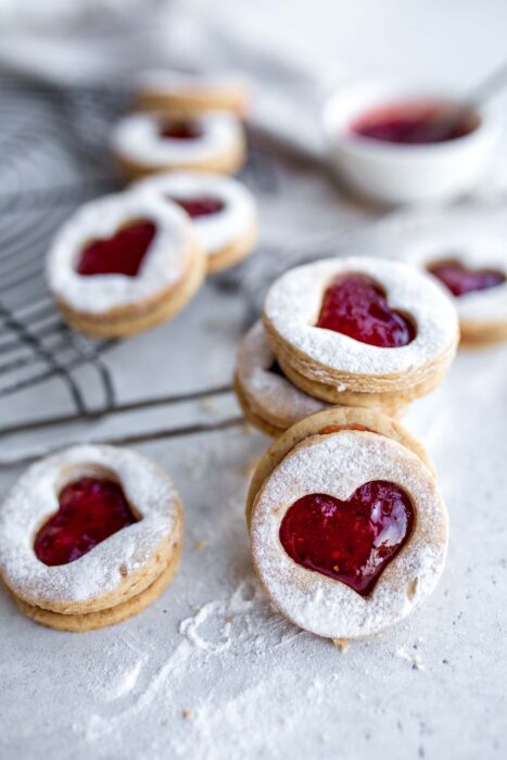 vegan valentines cookies