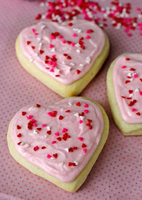 vegan valentines biscuits