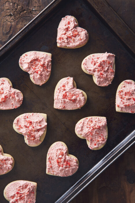 vegan valentines biscuits