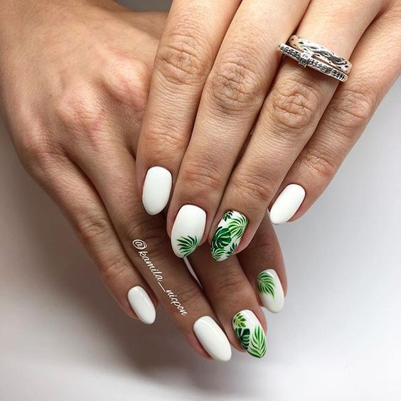 summer nail inspo