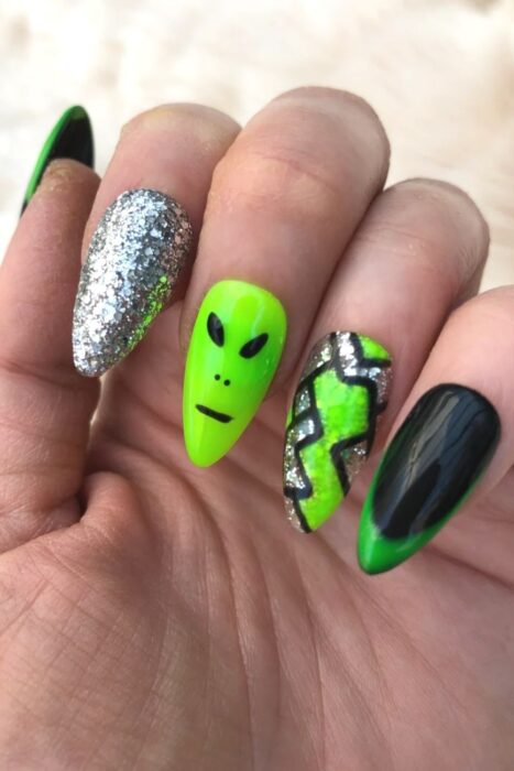 alien nails design