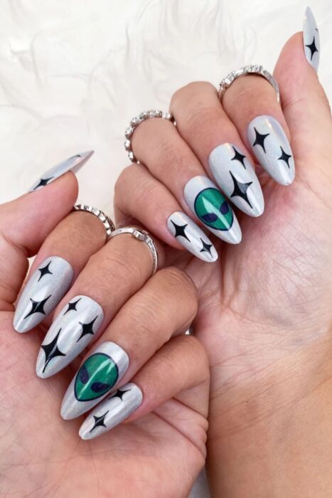 alien nails design