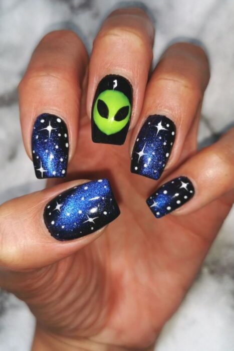 alien nails design