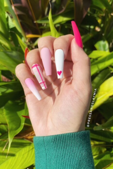 pink nails